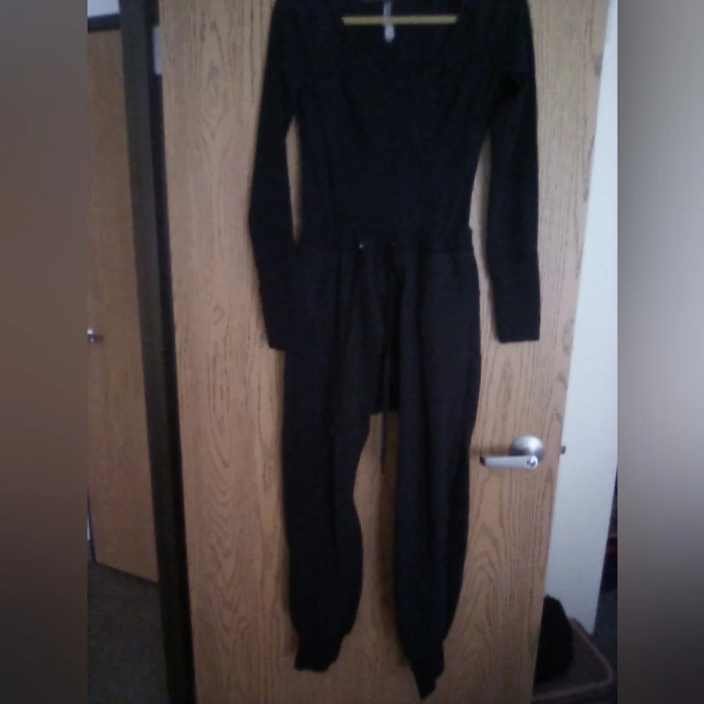 ON HOLD FOR AMY CABRAL !!FREE PEOPLE Make It Count Onesie Jumpsuit in Black Sz S - Picture 7 of 13